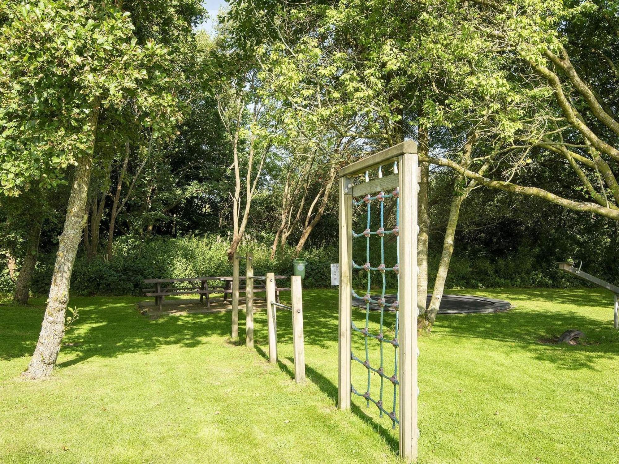 4 Person Holiday Home On A Holiday Park In Hemmet Bagian luar foto